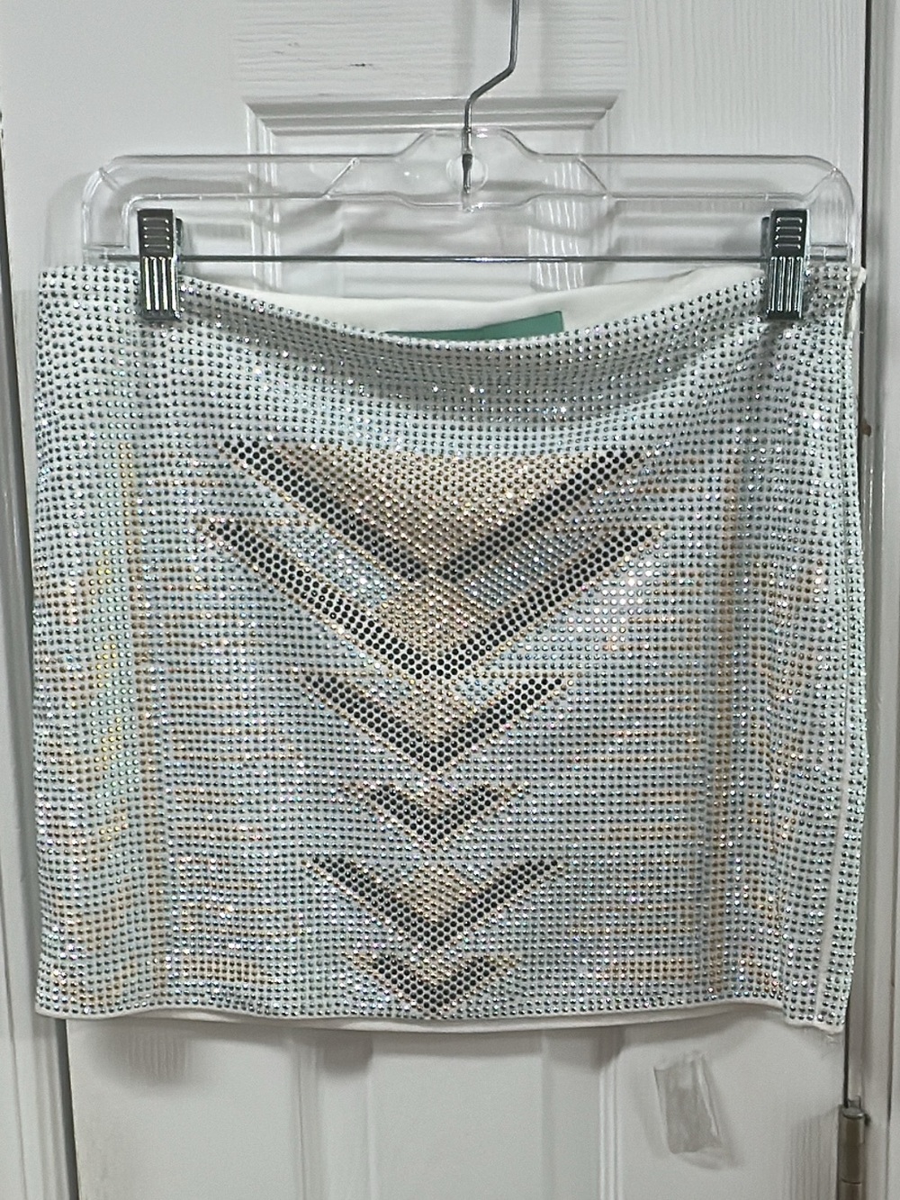 Haute hanger NWT Silver Sequined Chevron Mini Skirt (mix33)